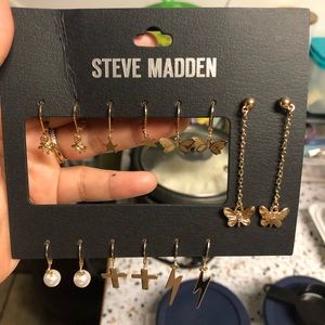 NWT Steve Madden Earrings Set